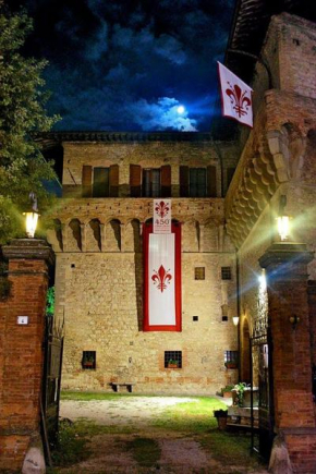  Castello del Capitano delle Artiglierie  Кастрокаро Терме